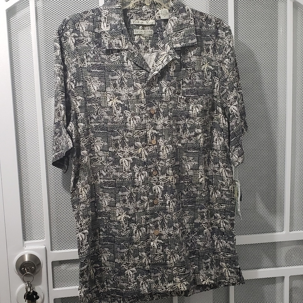 BATK BAY- BEACH SHORT SLEEVE SHIRT SMALL